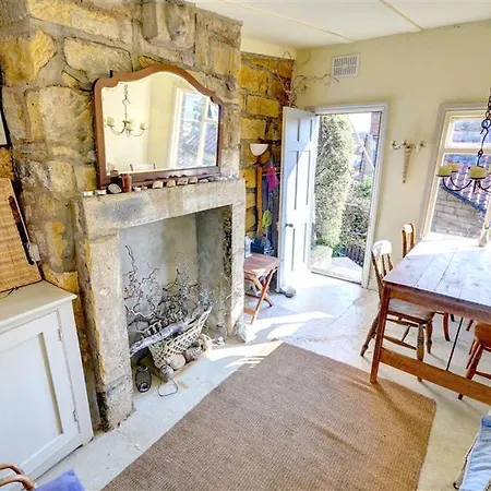 Holmlea 罗宾胡兹贝